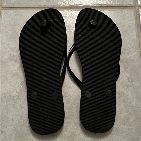 Havaianas Sleek Black Sandals - Picture 3 of 3